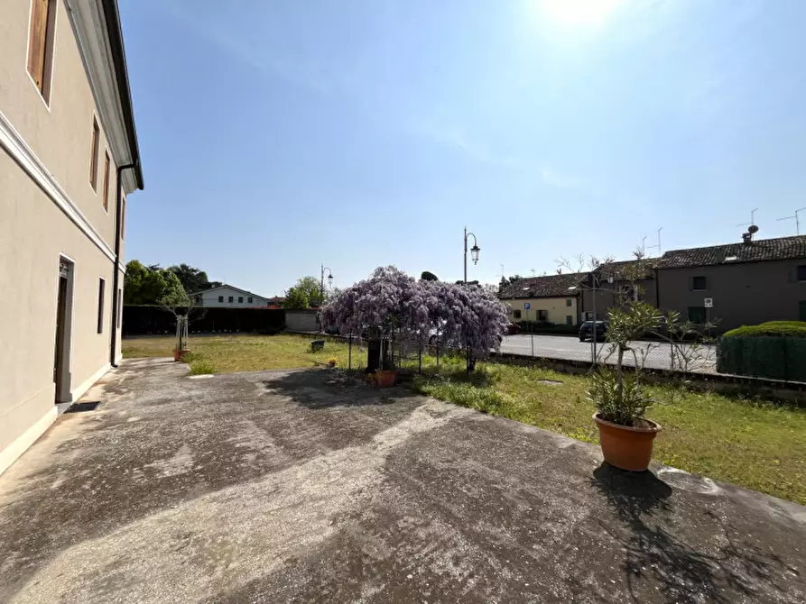 Immagine 4 di Palazzo in vendita  in Via Roma a Noventa Vicentina
