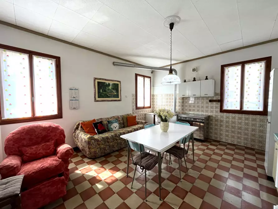 Immagine 10 di Palazzo in vendita  in Via Roma a Noventa Vicentina