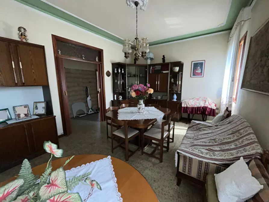 Immagine 11 di Palazzo in vendita  in Via Roma a Noventa Vicentina