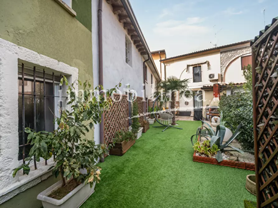 Immagine 7 di Villetta a schiera in vendita  in Via Malcanton a Lazise
