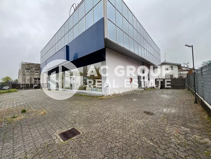 Immagine 1 di Ufficio in vendita  in Via Lazzaroni a Saronno