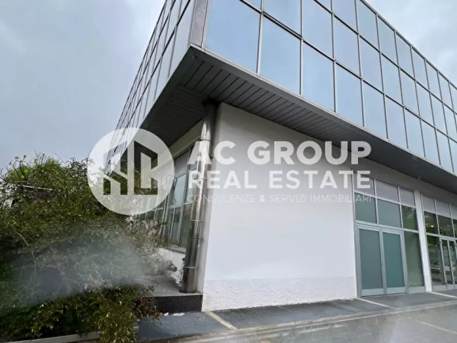 Immagine 2 di Ufficio in vendita  in Via Lazzaroni a Saronno