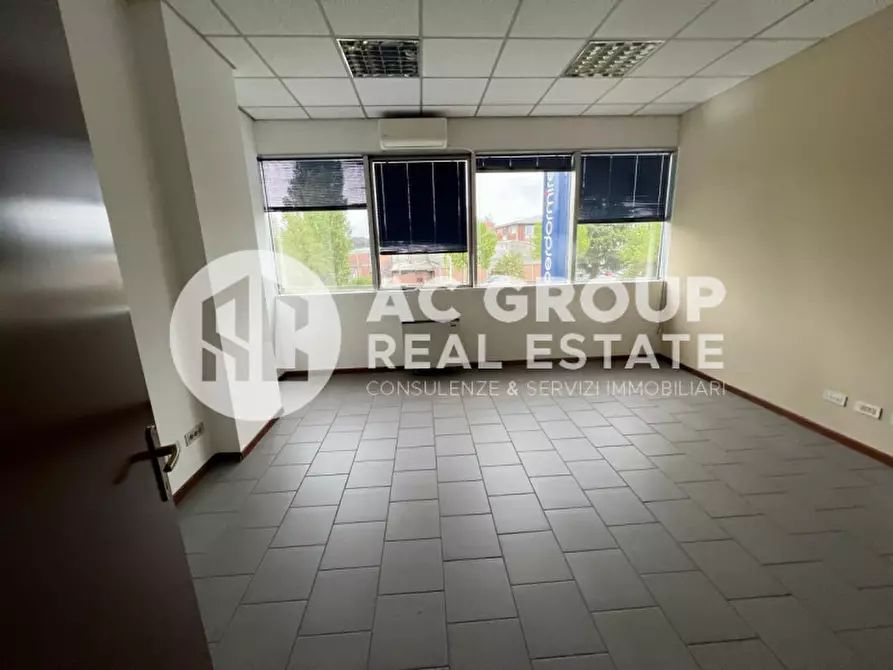 Immagine 6 di Ufficio in vendita  in Via Lazzaroni a Saronno