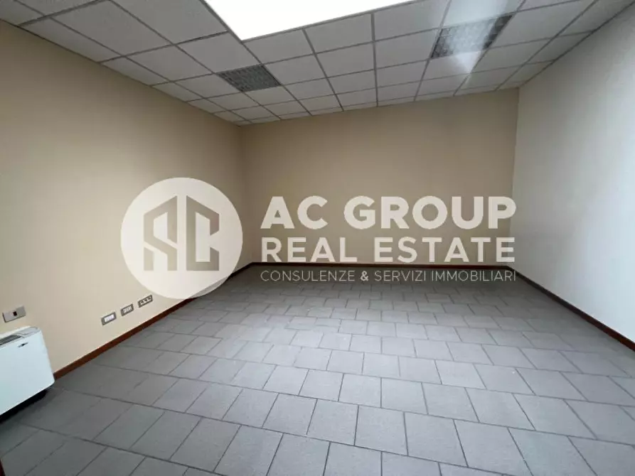 Immagine 15 di Ufficio in vendita  in Via Lazzaroni a Saronno