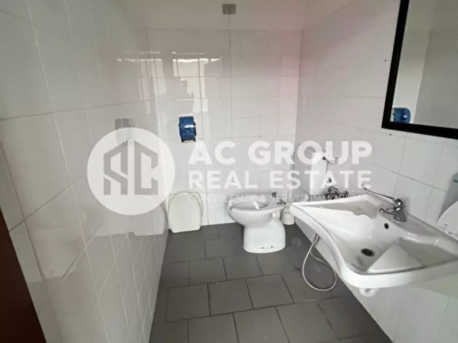 Immagine 17 di Ufficio in vendita  in Via Lazzaroni a Saronno