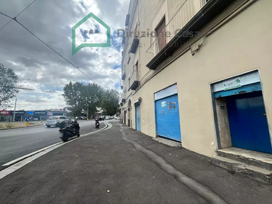 Immagine 1 di Negozio in affitto  in LARGO SANTA MARIA DEL PIANTO a Napoli