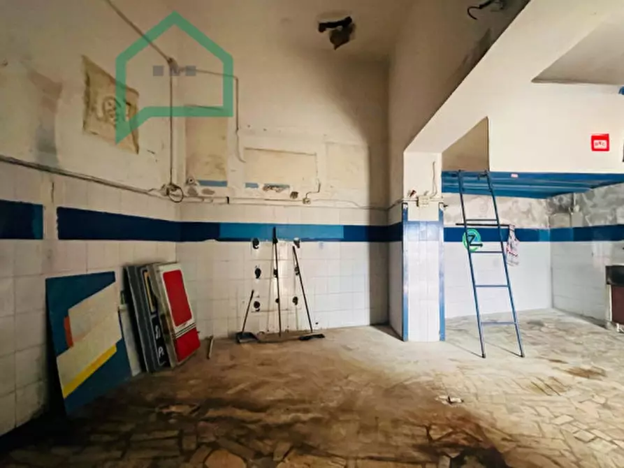 Immagine 5 di Negozio in affitto  in LARGO SANTA MARIA DEL PIANTO a Napoli