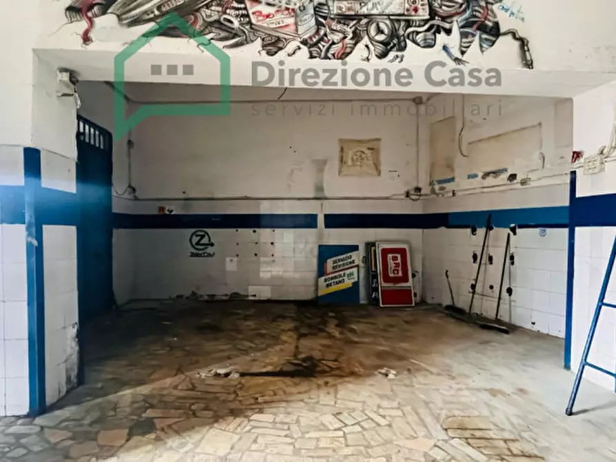 Immagine 10 di Negozio in affitto  in LARGO SANTA MARIA DEL PIANTO a Napoli