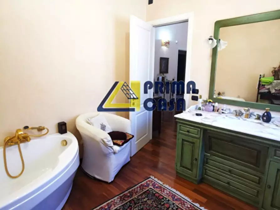 Immagine 13 di Villa in vendita  in Via delle Tre Fontane a Catanzaro