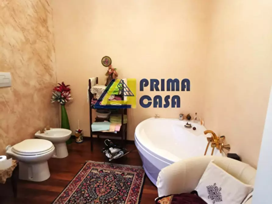 Immagine 14 di Villa in vendita  in Via delle Tre Fontane a Catanzaro