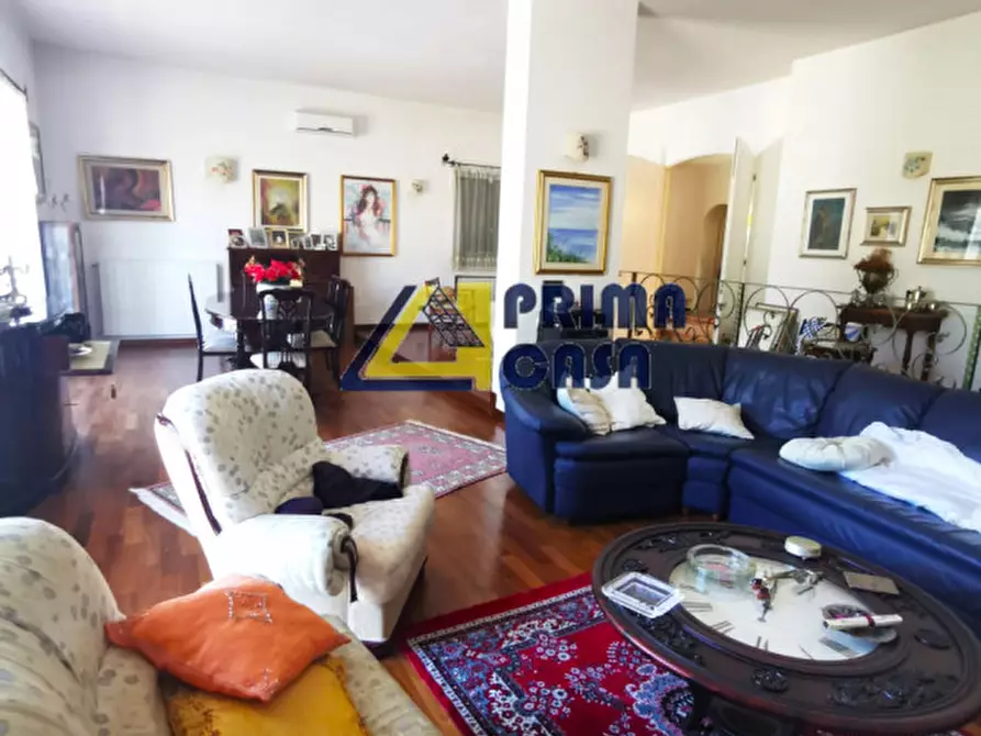 Immagine 16 di Villa in vendita  in Via delle Tre Fontane a Catanzaro