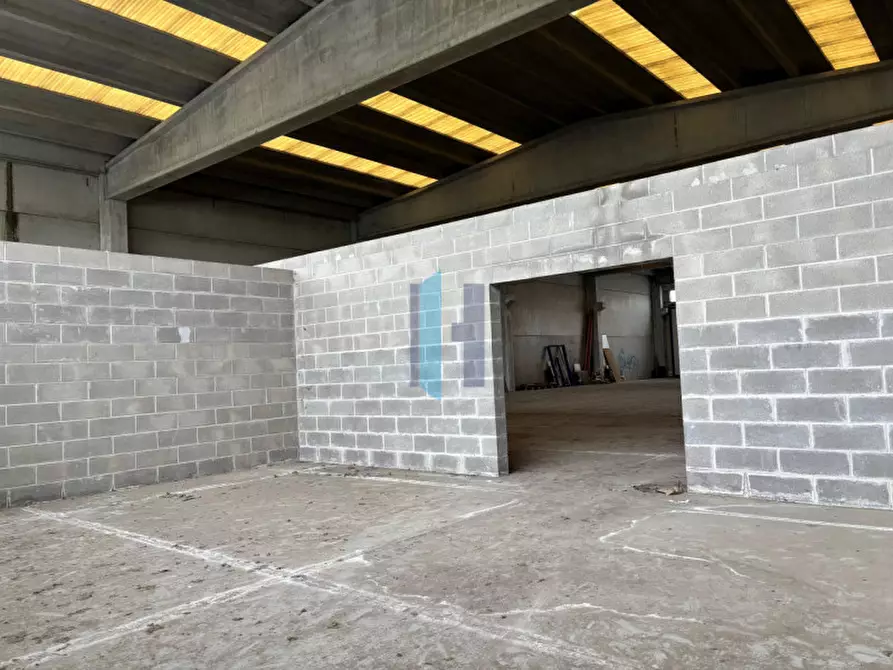 Immagine 5 di Capannone industriale in vendita  in Via Massimo D'Antona a Pompiano