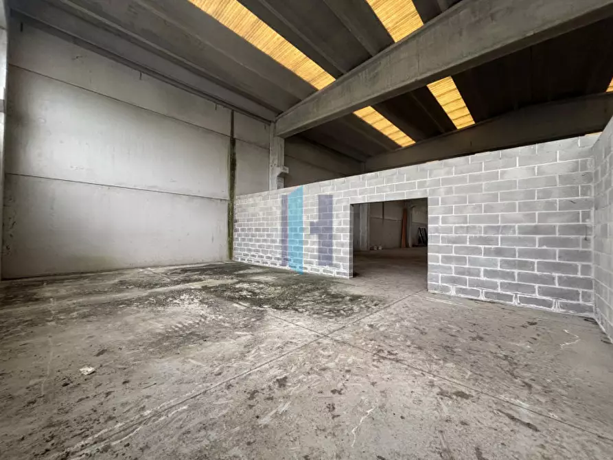 Immagine 7 di Capannone industriale in vendita  in Via Massimo D'Antona a Pompiano