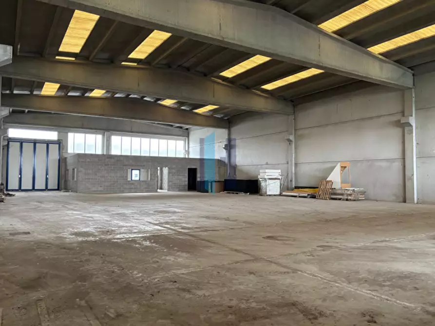 Immagine 12 di Capannone industriale in vendita  in Via Massimo D'Antona a Pompiano