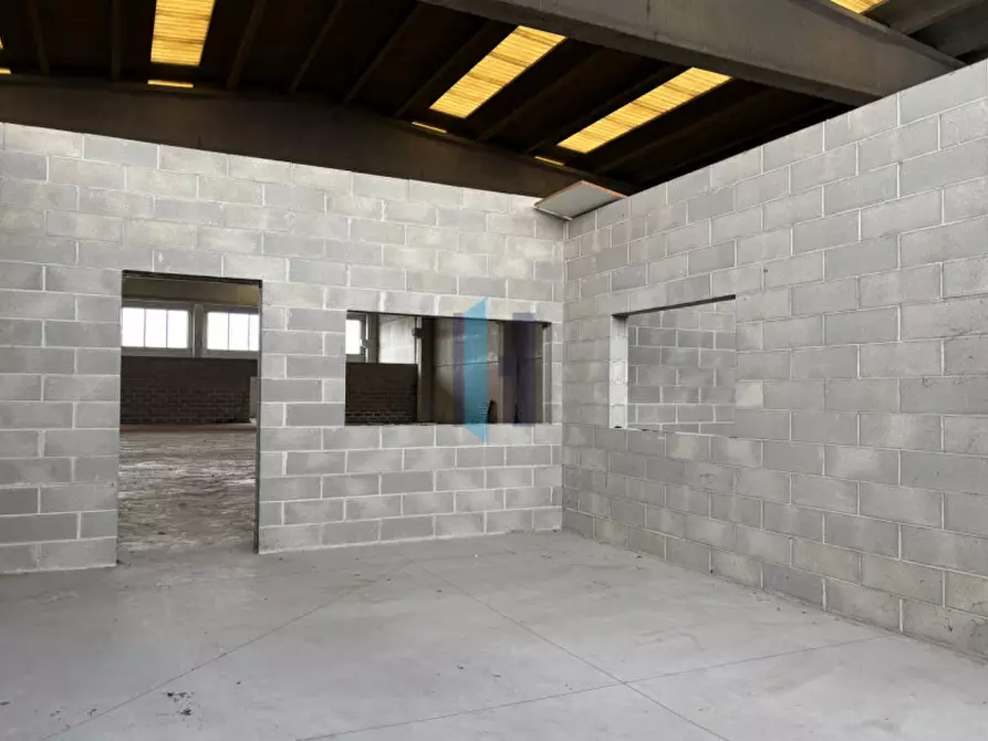 Immagine 14 di Capannone industriale in vendita  in Via Massimo D'Antona a Pompiano