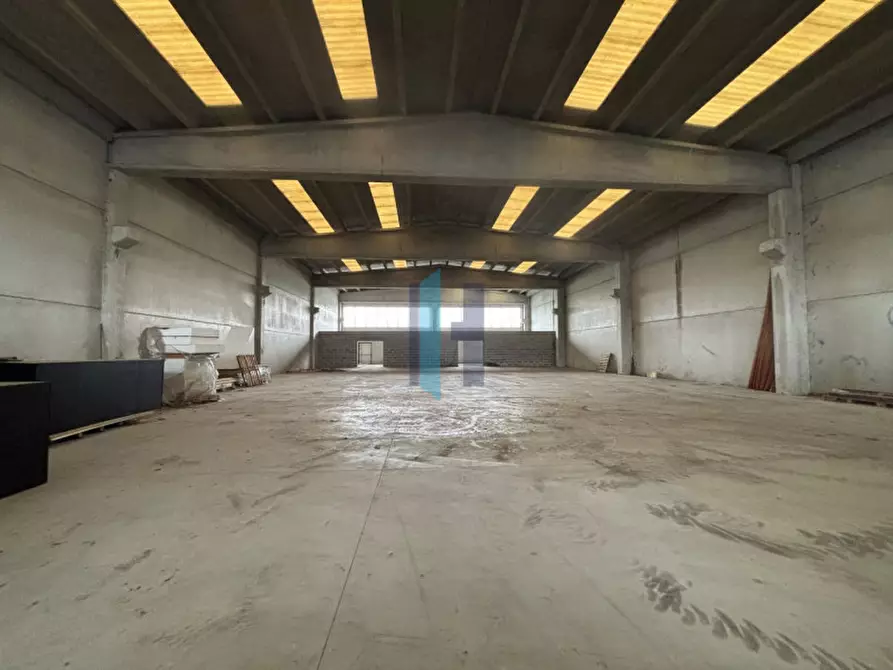 Immagine 15 di Capannone industriale in vendita  in Via Massimo D'Antona a Pompiano