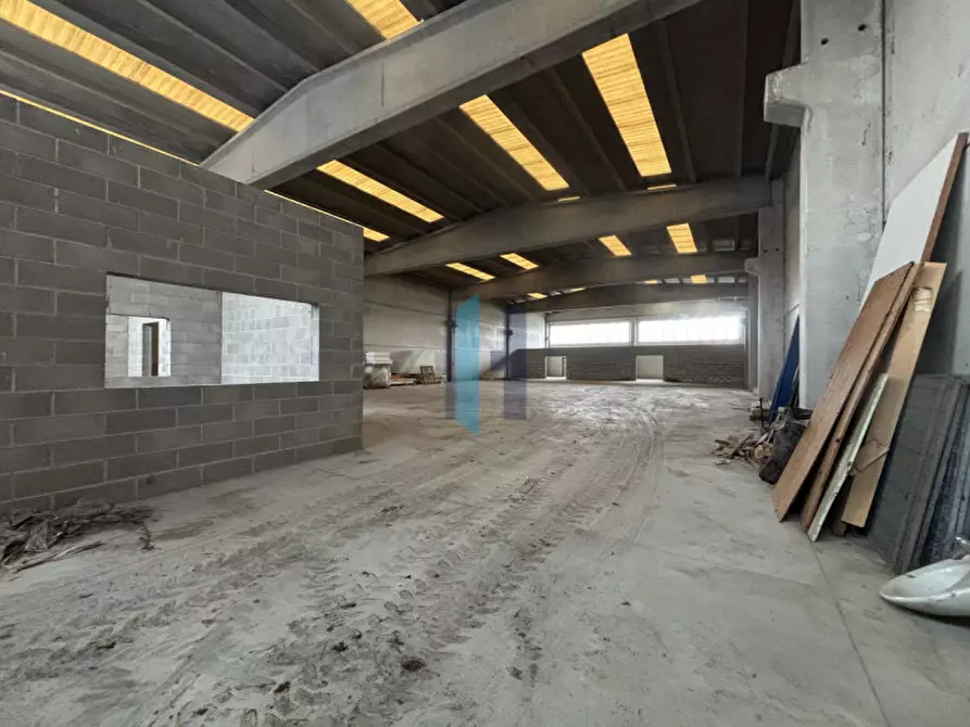 Immagine 18 di Capannone industriale in vendita  in Via Massimo D'Antona a Pompiano