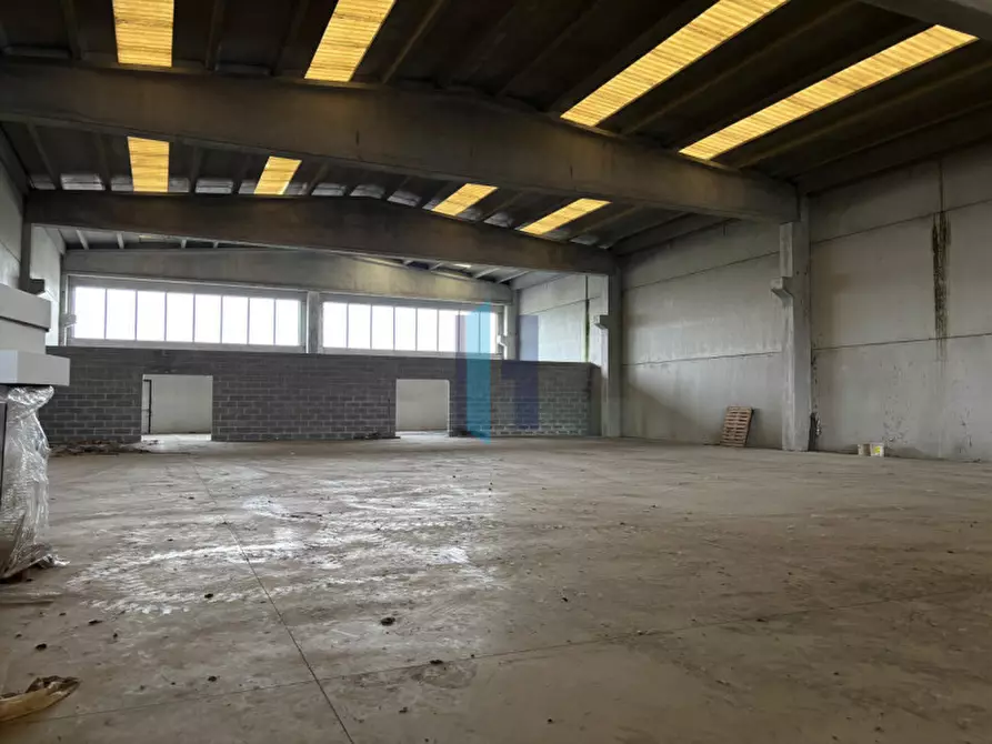 Immagine 20 di Capannone industriale in vendita  in Via Massimo D'Antona a Pompiano