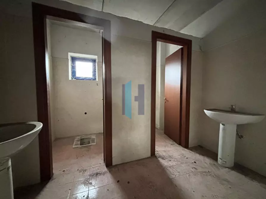 Immagine 22 di Capannone industriale in vendita  in Via Massimo D'Antona a Pompiano