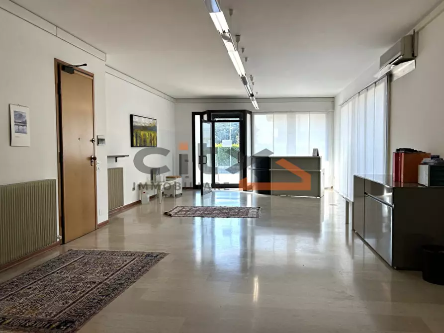 Immagine 2 di Ufficio in vendita  in S. Giacomo di Romano d'Ezzelino a Romano D'ezzelino