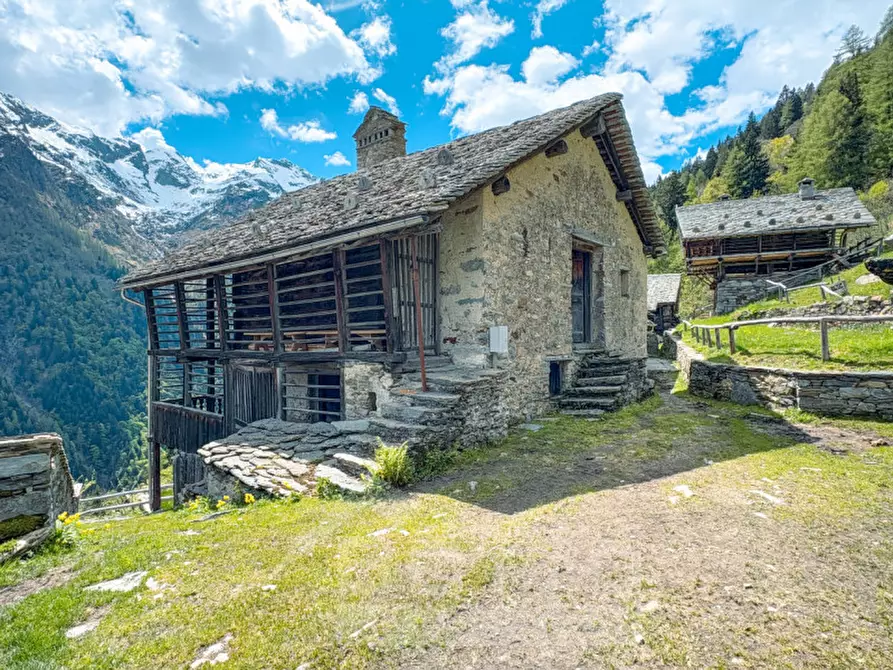 Immagine 16 di Rustico / casale in vendita  in frazione Oro a Alagna Valsesia