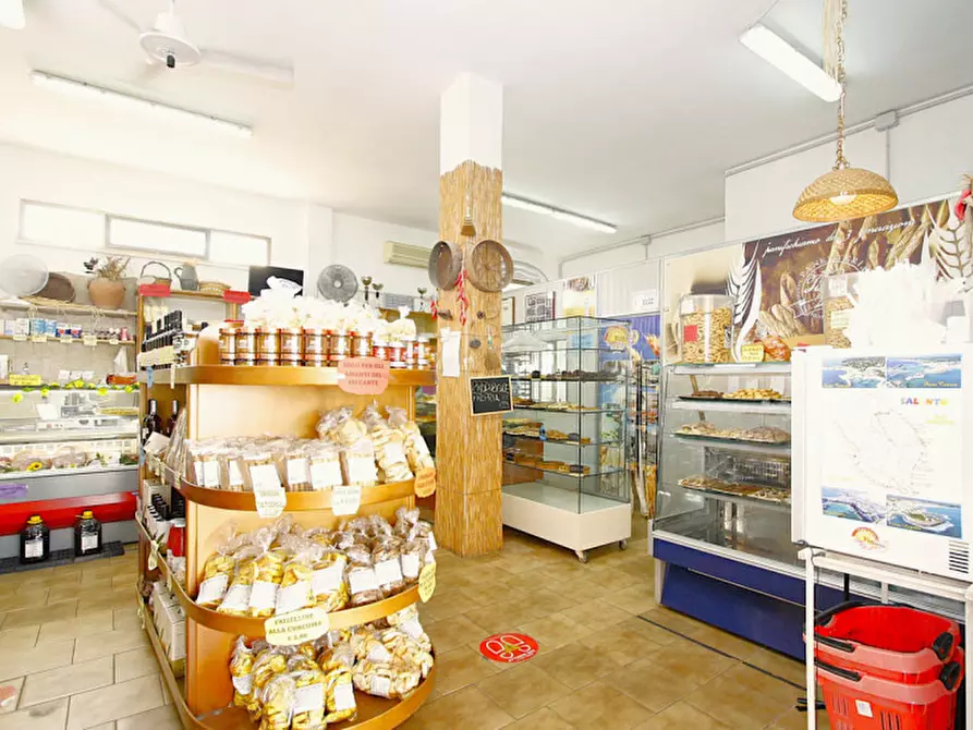 Immagine 11 di Attività commerciale in vendita  in Corso Cristoforo Colombo a Ugento