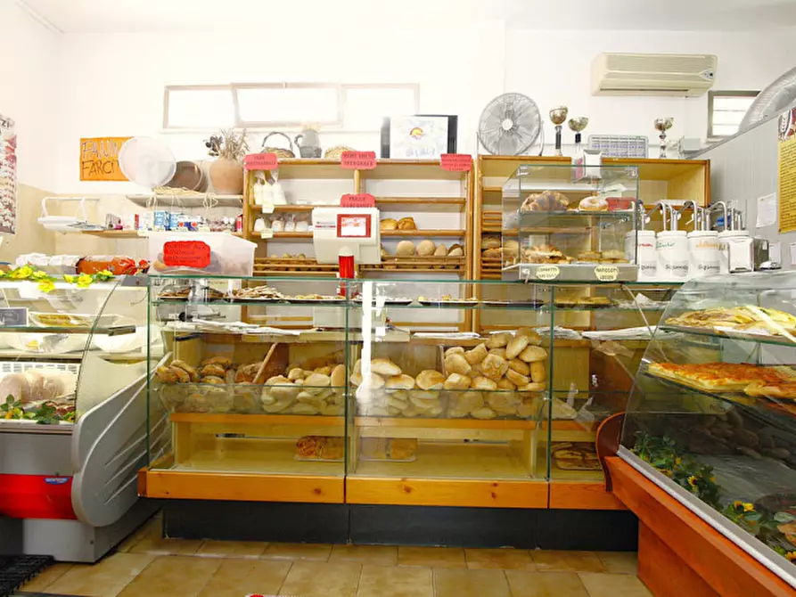 Immagine 18 di Attività commerciale in vendita  in Corso Cristoforo Colombo a Ugento