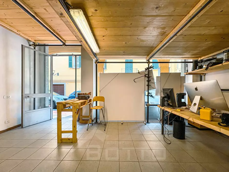 Immagine 6 di Negozio in vendita  in via carrobio 14 a Omegna