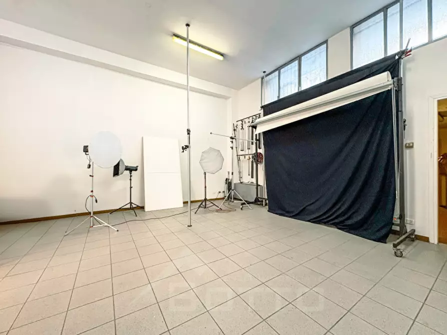 Immagine 9 di Negozio in vendita  in via carrobio 14 a Omegna