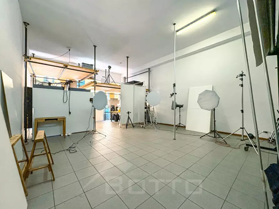 Immagine 10 di Negozio in vendita  in via carrobio 14 a Omegna