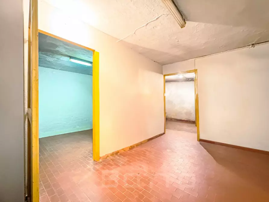 Immagine 13 di Negozio in vendita  in via carrobio 14 a Omegna