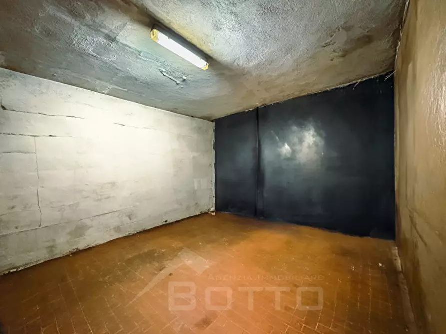 Immagine 14 di Negozio in vendita  in via carrobio 14 a Omegna