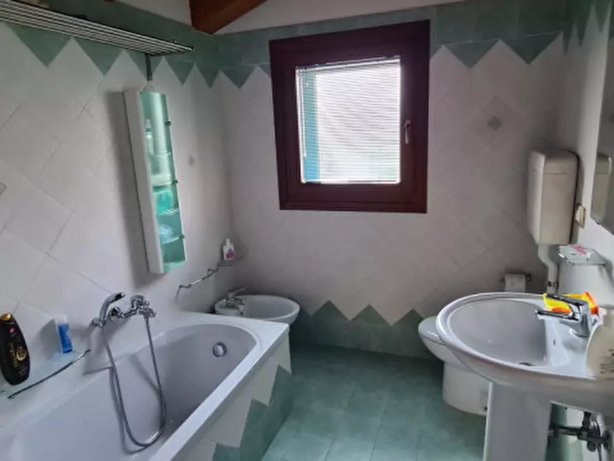 Immagine 12 di Appartamento in vendita  a Montegrotto Terme