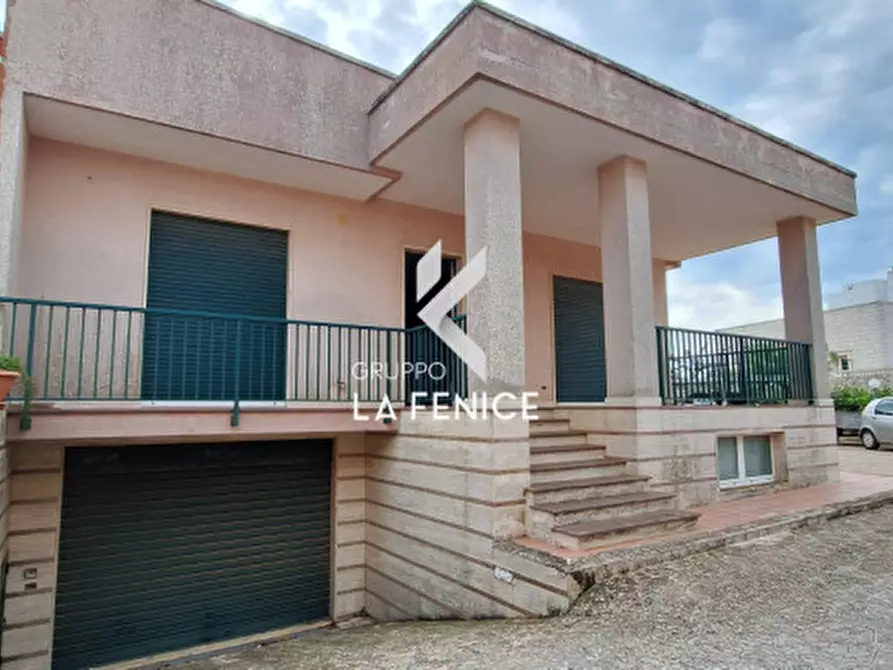 Immagine 1 di Villa in vendita  in contrada Caranna a Cisternino