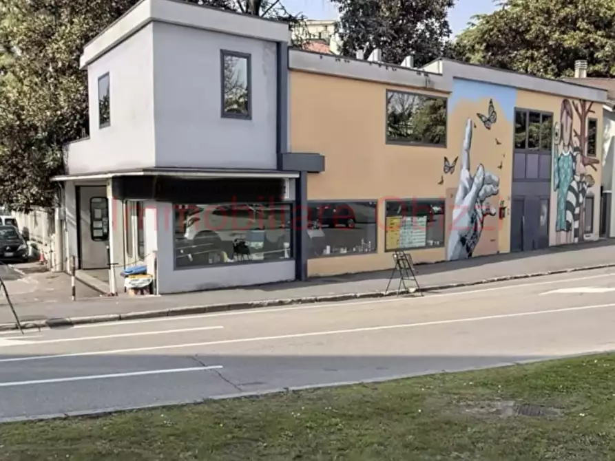 Immagine 8 di Negozio in vendita  in Via Michelangelo Buonarroti a Padova