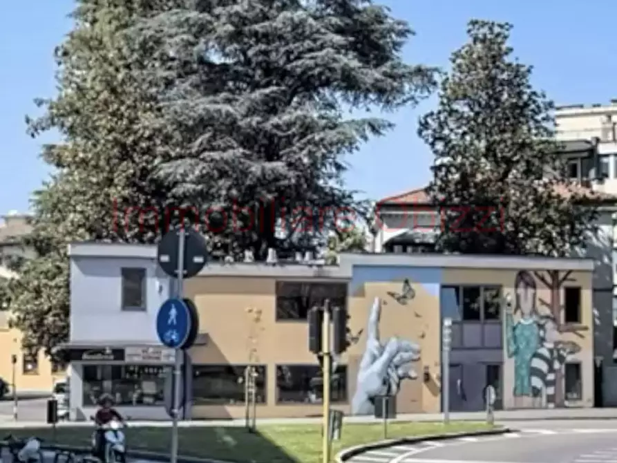 Immagine 9 di Negozio in vendita  in Via Michelangelo Buonarroti a Padova