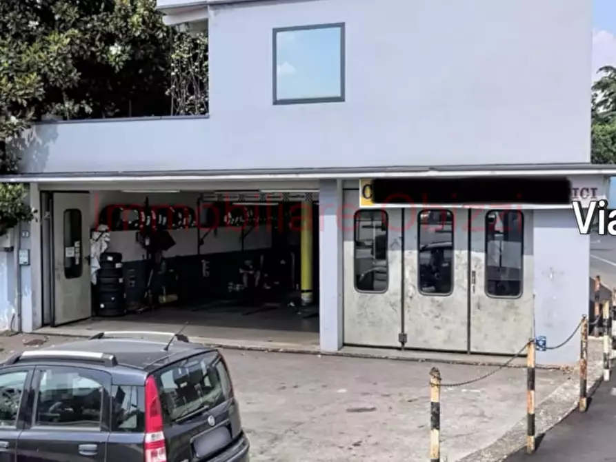 Immagine 10 di Negozio in vendita  in Via Michelangelo Buonarroti a Padova