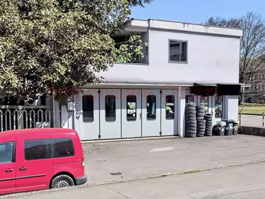 Immagine 12 di Negozio in vendita  in Via Michelangelo Buonarroti a Padova