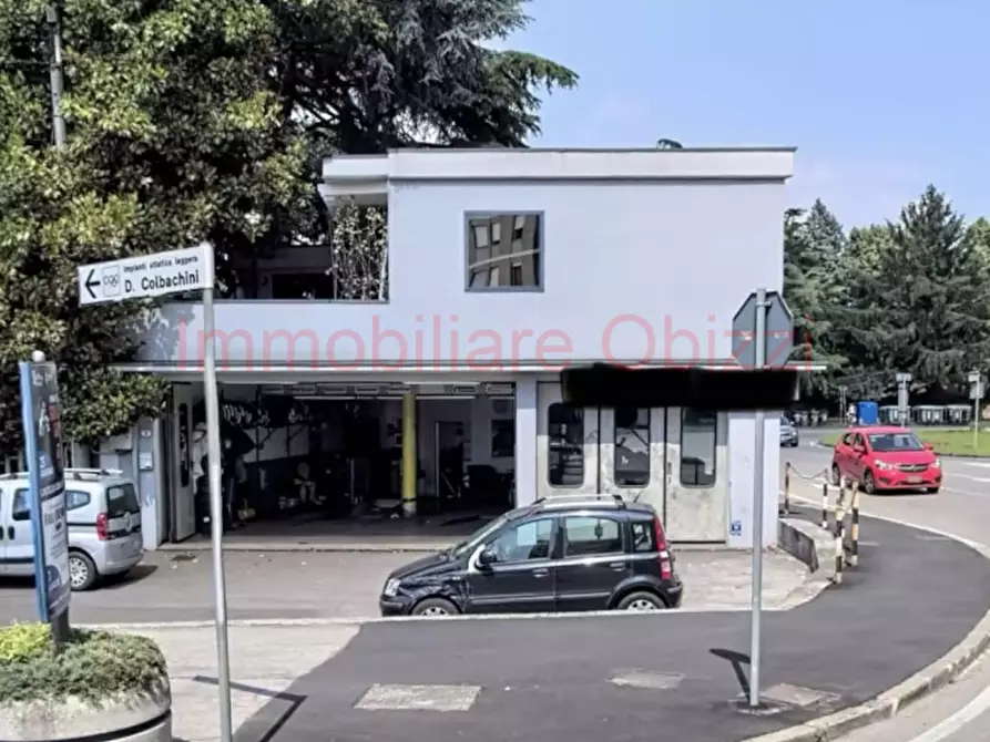 Immagine 13 di Negozio in vendita  in Via Michelangelo Buonarroti a Padova