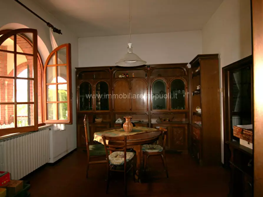 Immagine 1 di Villa in vendita  a Sinalunga