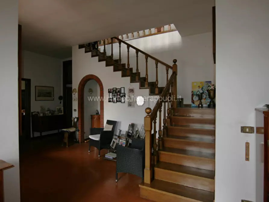 Immagine 3 di Villa in vendita  a Sinalunga