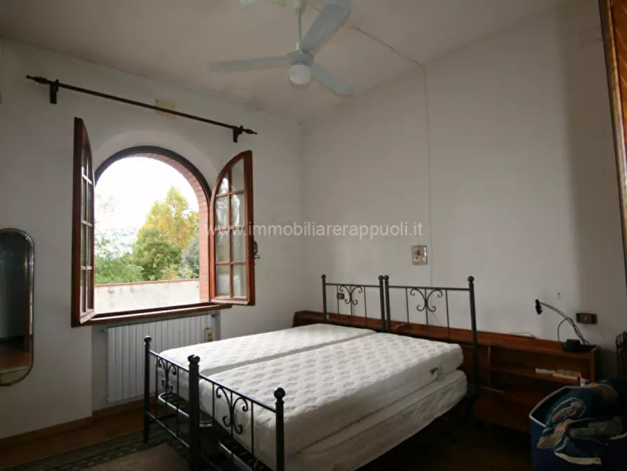 Immagine 13 di Villa in vendita  a Sinalunga