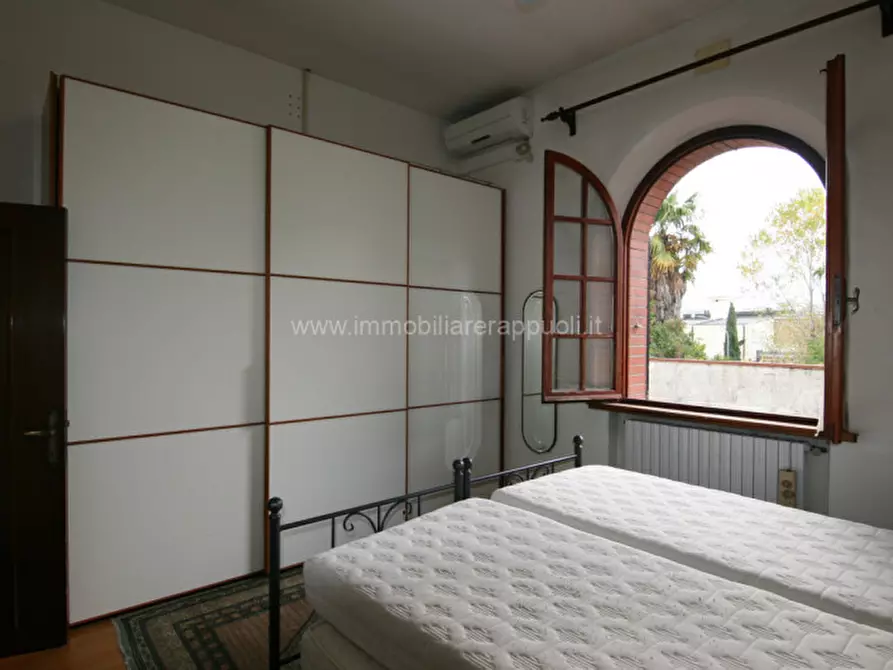 Immagine 14 di Villa in vendita  a Sinalunga