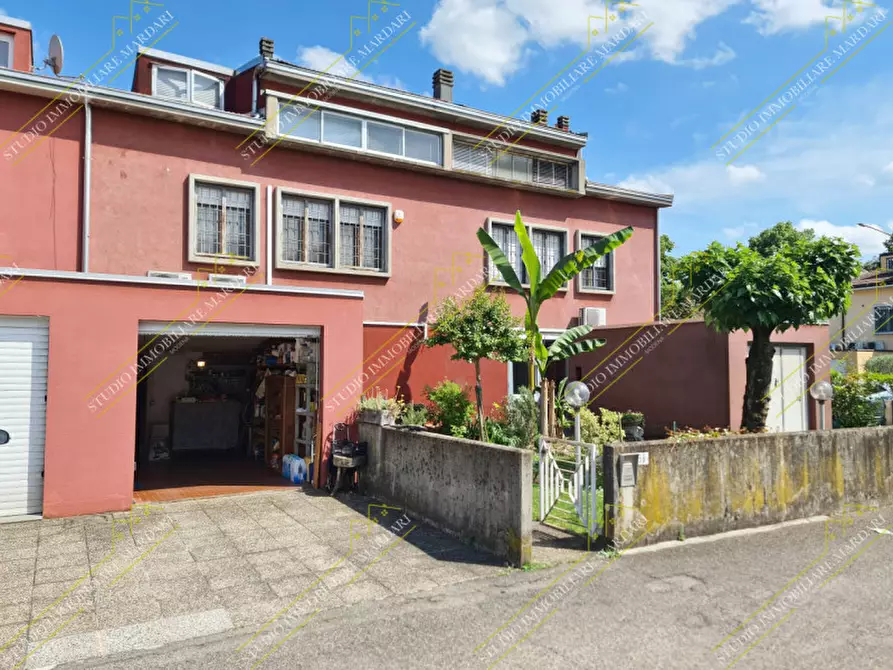 Immagine 1 di Villetta a schiera in vendita  in Via Dei Giacinti a Modena