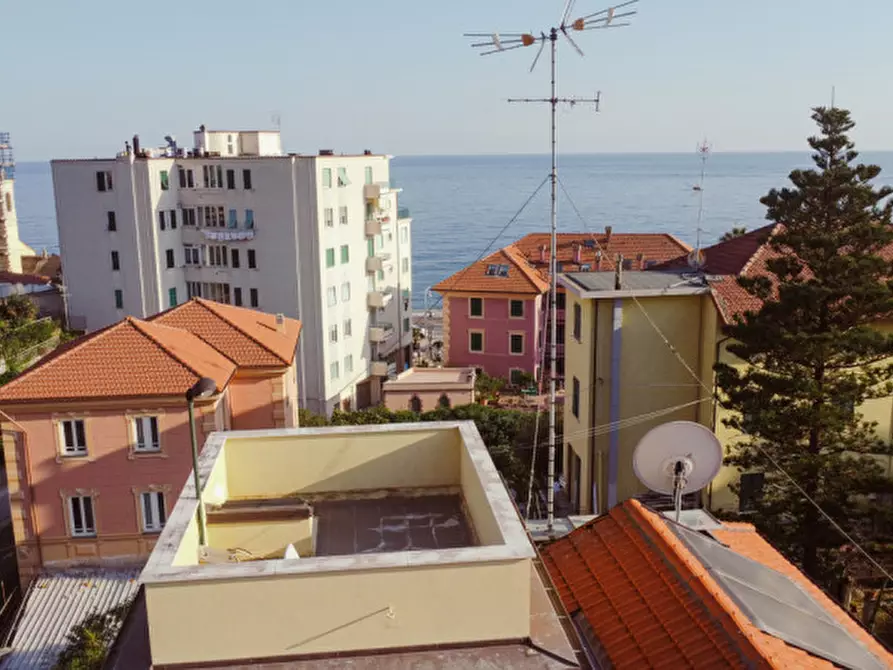 Immagine 2 di Appartamento in vendita  in via Nino Bixio a Varazze