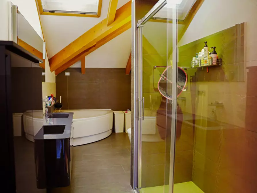 Immagine 19 di Appartamento in vendita  in via Nino Bixio a Varazze