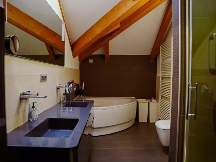 Immagine 20 di Appartamento in vendita  in via Nino Bixio a Varazze