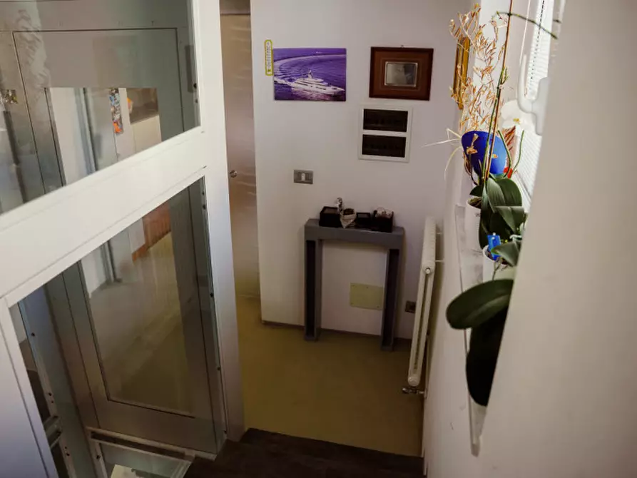 Immagine 31 di Appartamento in vendita  in via Nino Bixio a Varazze