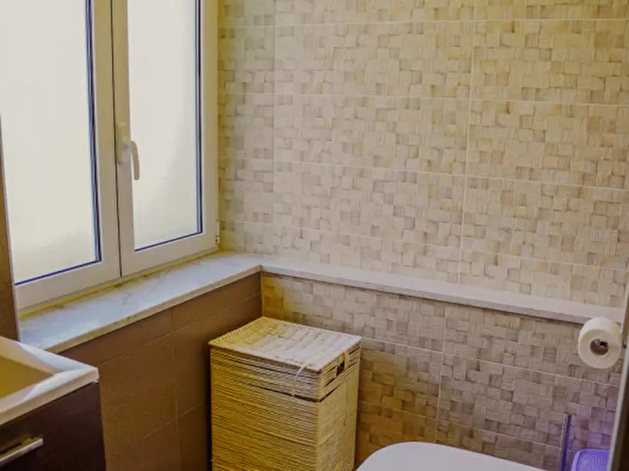 Immagine 32 di Appartamento in vendita  in via Nino Bixio a Varazze