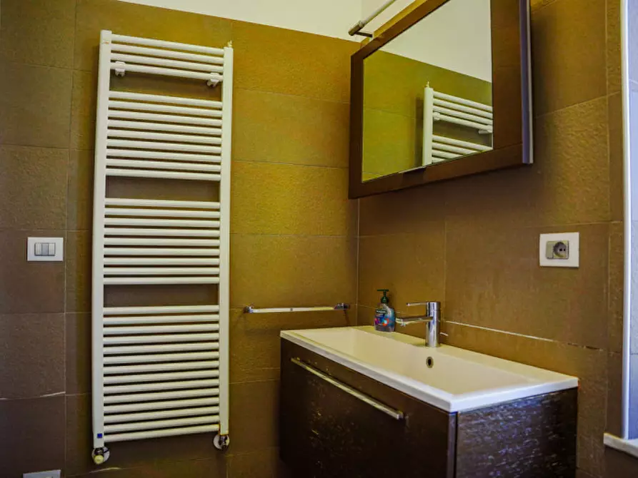 Immagine 33 di Appartamento in vendita  in via Nino Bixio a Varazze